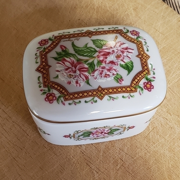 vintage Floral Music Box Trinket Box Strangers in the Night Heritage House 1990 - Picture 2 of 5